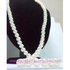 Long, Small Pearl Necklace: สร้อยไข่มุกกลมแบบยาว