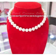 Large,Round White Pearl Necklace:สร้อยคอไข่มุกแท้ประกายเงางาม
