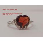 Garnet Ring:แหวนพลอยโกเมนทรงหัวใจ