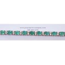 The Emerald Bracelet:สร้อยข้อมือพลอยมรกต