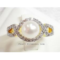 White Pearl and Diamond Glimmer Ring:แหวนไข่มุกล้อมเพชร(YG)
