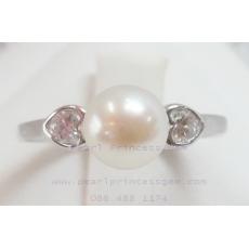 Classic Style White Pearl Ring:แหวนไข่มุกแบบคลาสสิกเพชรหัวใจข้าง(WG)