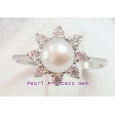 White Pearl Rings:แหวนไข่มุกแท้ล้อมเพชร(WG)