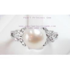 Butterfly Pearl Ring:แหวนไข่มุกประดับผีเสื้อเพชร(WG)