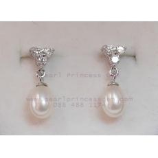Oval Pearl Earrings:ต่างหูไข่มุกแท้ทรงไข่แบบห้อยสั้น(WG)