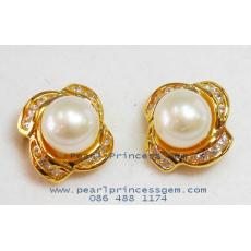 Golden Rose Pearl Earrings:ต่างหูไข่มุกแท้ดอกกุหลาบสีทอง(YG)
