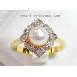 Classic Style White Pearl Ring:แหวนไข่มุกแบบคลาสสิกล้อมเพชร(YG)