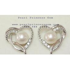 White Pearl Earrings:ต่างหูไข่มุกแท้ทรงหัวใจ(WG)