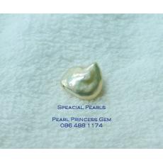 Stone Shape Baroque Pearl : ไข่มุกทรงหินน้ำตกขาวมุกเหลือบเงิน