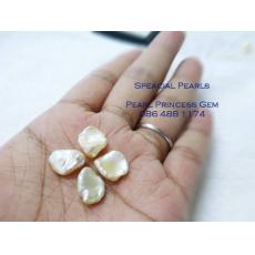 Floral Shape Baroque Pearl : ไข่มุกทรงกลีบดอกไม้สีพีชเหลือบทอง (10x11)