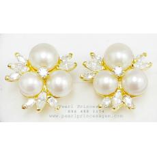Tri Pearls Earrings:ต่างหูไข่มุกแท้3เม็ดประดับเพชรมาคี(YG)