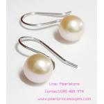 Cream Pearl Hook Earrings:ต่างหูไข่มุกแท้สีครีมแบบขอเกี่ยว