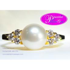 Classic Style White Pearl Ring:แหวนไข่มุกแบบคลาสสิกเพชรข้าง(YG)