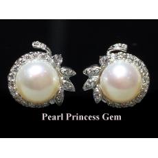Diamond Pearl Earrings : ต่างหูไข่มุกล้อมเพชร