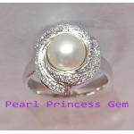 Pearl Ring: แหวนไข่มุกล้อมเพชร