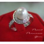 Pearl Ring: แหวนไข่มุกตัวเรือนทองคำขาว