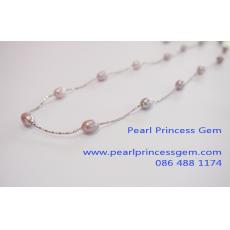 Pearl on Silver Line Necklace:สร้อยคอไข่มุกสีม่วงอมชมพูประดับตัวเรือนสีเงิน