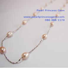Pearl on Silver Line Necklace:สร้อยคอไข่มุกสีส้มประดับตัวเรือนสีเงิน