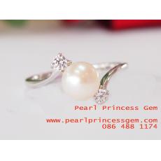 Pearl Ring:แหวนไข่มุกประดับเพชรไขว้(WG)