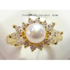 White Pearl and Diamond Glimmer Ring:แหวนไข่มุกล้อมเพชร(YG)