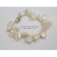 White Barouqe Pearl Bracelet:สร้อยข้อมือบาร็อกสีขาว