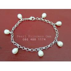 Pearl Charm Bracelet:สร้อยข้อมือไข่มุกห้อยตุ้งติ้ง(WG)